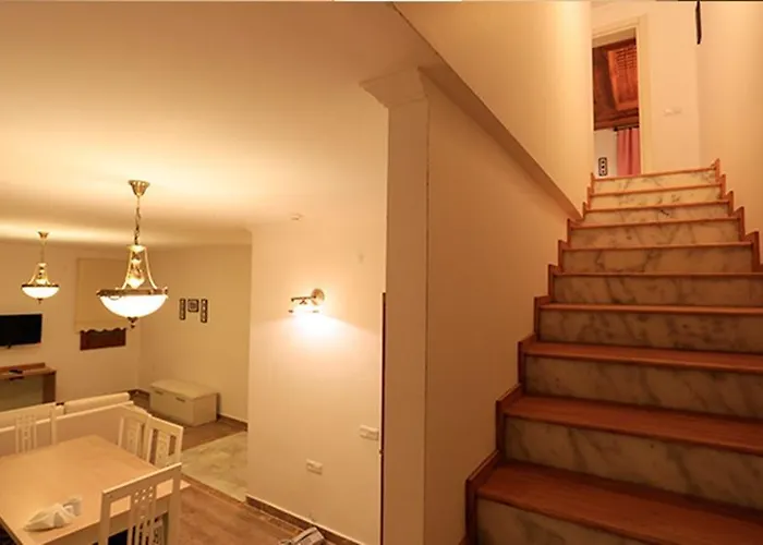 케르메 오토만 고코바 아키아카